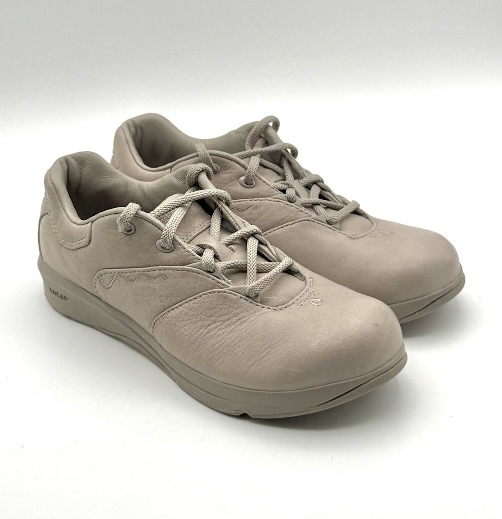 New Balance 901 (WW901ST) Beige Leather Walking Shoes Women's Sz 7.5 AA (Narrow)